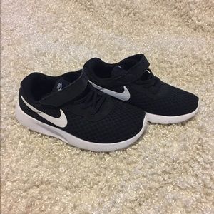 *Toddler* Nike size 10c